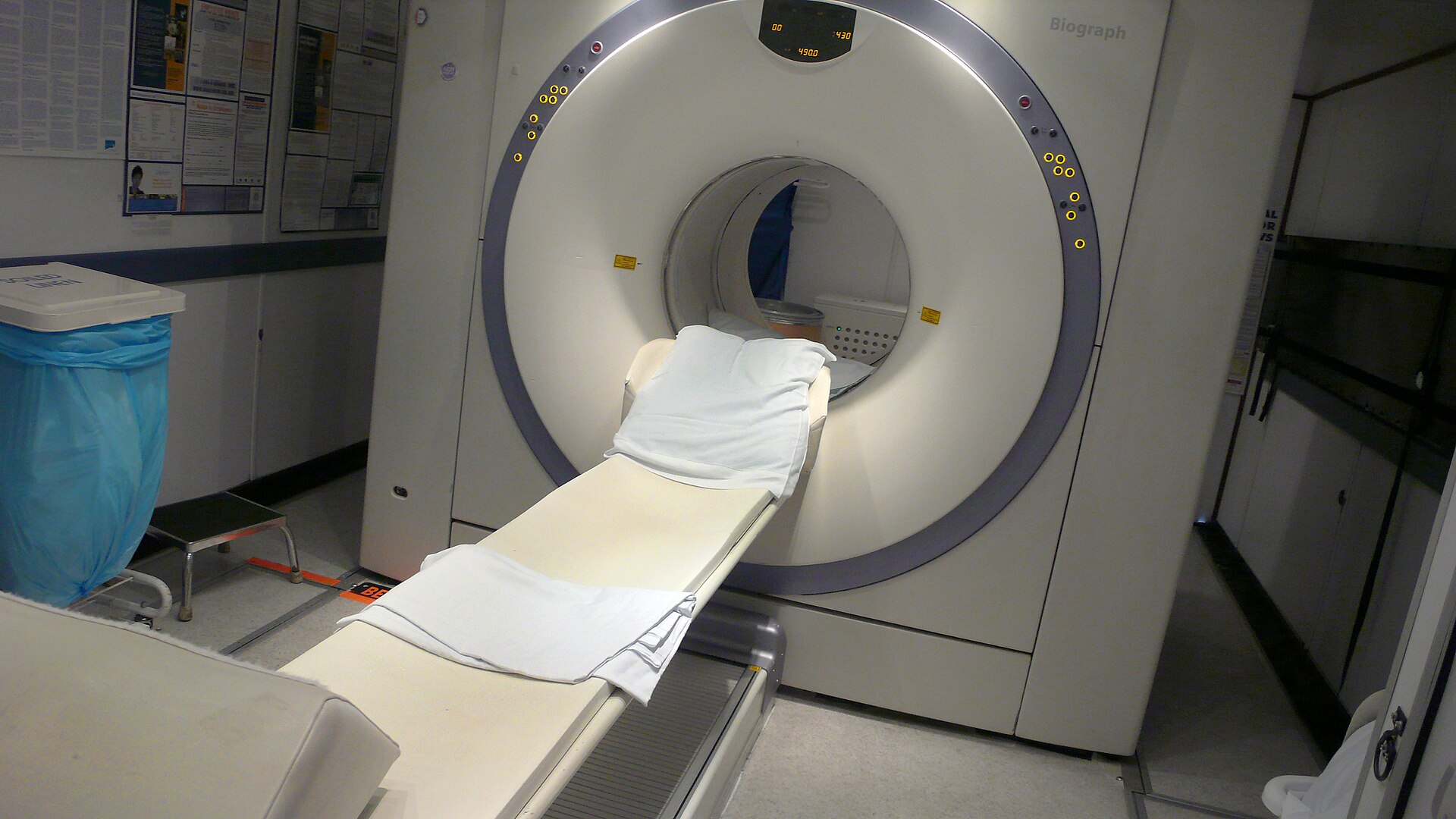 Illustration for How a PET Scanner Turns Antimatter Into an Image.
